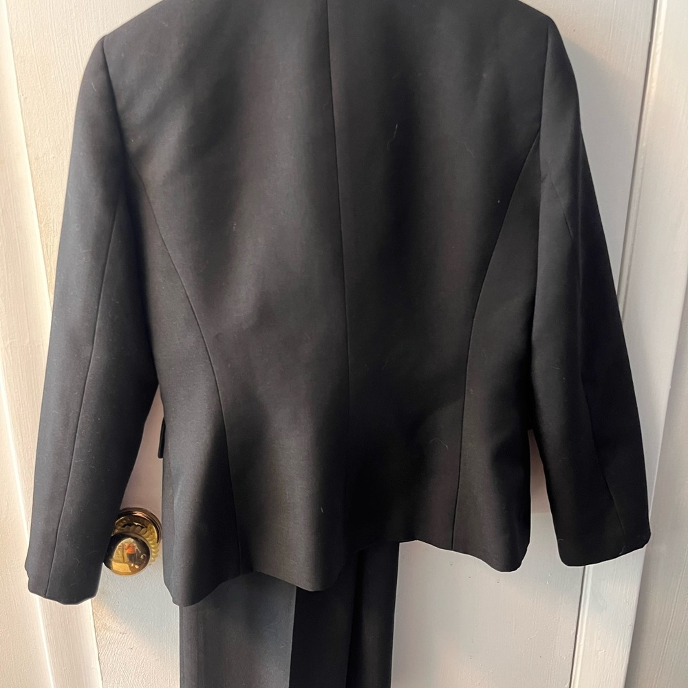 Kasper Women's Black Blazer and Pants - Picture 3 of 6